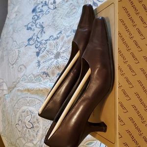 Liz Claiborne Brown Leather 2 1/2" heels size 9.5